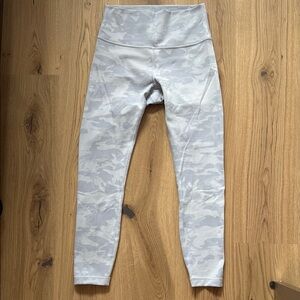 White/Gray Camouflage Leggings